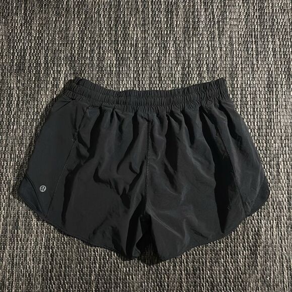 Lululemon Hotty Hot Short II *Long 3.5” - Picture 2 of 7
